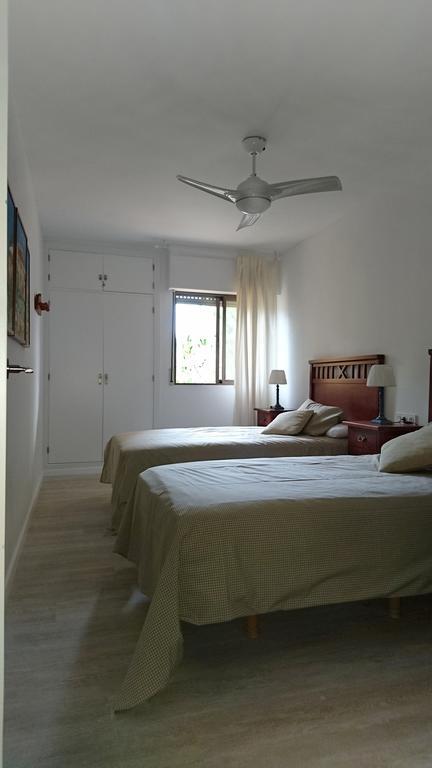 Apartamento Bahia Blanca Apartment มาร์เบยา ภายนอก รูปภาพ